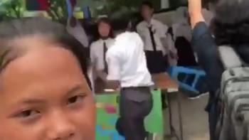 Dalam postingannya ini Sripun memperkenalkan teman-teman sekolahnya dan mengenalkan dirinya sebagai anggota agen perubahan dan anti bullying. (Foto: Instagram)