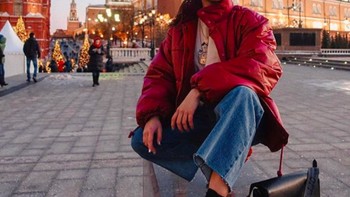 Saat bergaya di keramaian dan bangunan ikonik Moskow, ibu kota Rusia.Foto: Instagram