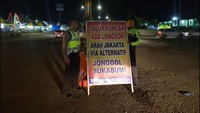 Upaya yang dilakukan petugas antara lain penutupan akses untuk kendaraan roda empat di Pos jabar 9. (Foto: Dok. Satlantas Polres Bogor)