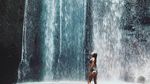 Mantan Model Playboy Suka Banget Air Terjun Bali yang Ini