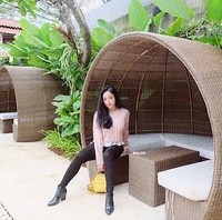 Cecilia Gina dan sang ayah tampak cukup dekat, terlebih saat terjadi insiden Limbad tak sadarkan diri. Foto: Instagram/cecillimbad