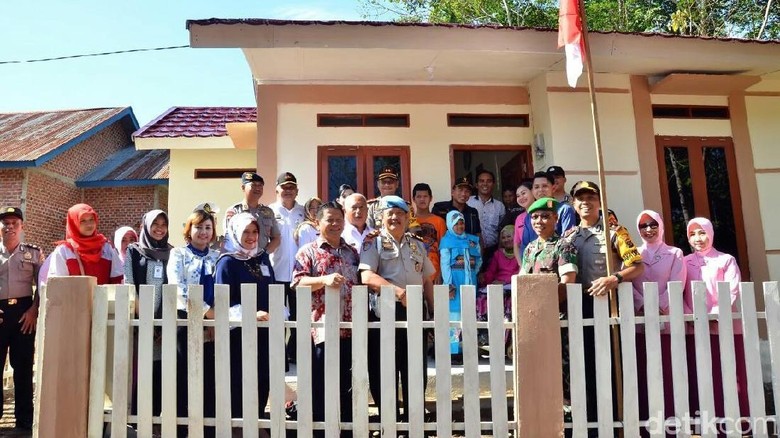 Ini Rumah Baru Rahma Bocah Tangguh yang Urus Ibu Lumpuh Ini Rumah Baru Rahma Bocah Tangguh yang Urus Ibu Lumpuh
