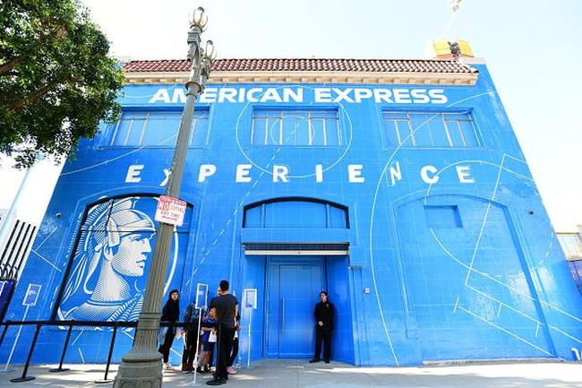 Begitu juga dengan American Express. Ditawarkan lima bulan cuti dibayar untuk ibu dan ayah yang baru punya anak. Para ibu pun bisa mendapatkan enam hingga tujuh minggu cuti ekstra sekaligus bantuan biaya medis. Mereka juga dapat konsultasi laktasi sampai gratis jasa antar ASI dari kantor ke rumah. Foto: Getty Images