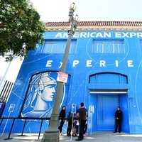 Begitu juga dengan American Express. Ditawarkan lima bulan cuti dibayar untuk ibu dan ayah yang baru punya anak. Para ibu pun bisa mendapatkan enam hingga tujuh minggu cuti ekstra sekaligus bantuan biaya medis. Mereka juga dapat konsultasi laktasi sampai gratis jasa antar ASI dari kantor ke rumah. Foto: Getty Images