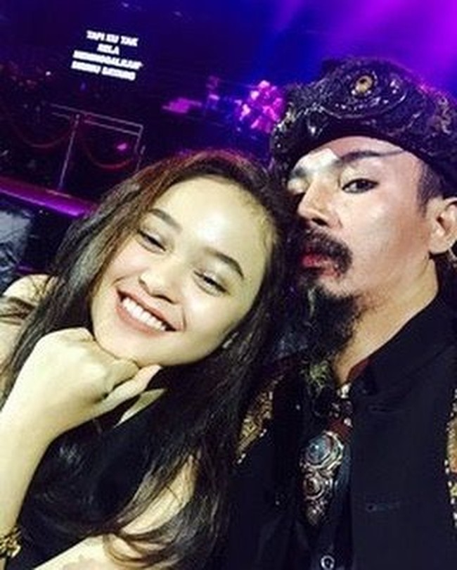 Siapa sangka di balik penampilan Limbad yang sangar ia ternyata memiliki anak perempuan cantik bernama Cecilia Gina. Foto: Instagram/cecillimbad