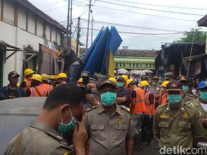 Pembongkaran Eks Bioskop Indra di Yogya Diwarnai Kericuhan