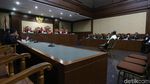 Nur Alam Jalani Sidang Vonis