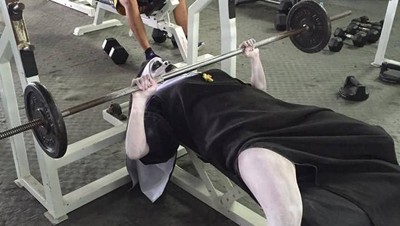 Nggak Mau Kalah, Hantu Valak Pun Ikut Nge-gym Biar Lincah