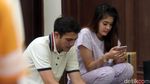 Asyiknya! Rifky Balweel Syuting Ditemani Istri