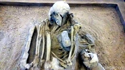Penampakan Replika Manusia Purba yang Hidup di Cekungan Bandung