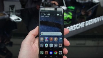 Huawei resmi memperkenalkan ponsel premium terbarunya yang bernama Mate RS. (Foto: pocket-lint)