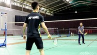 detikSport juga mendapatkan kesempatan juga lho untuk jadi lawan Kevin/Marcus.