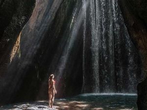 Ini Air Terjun Cantik yang Dikunjungi Mantan Model Playboy di Bali