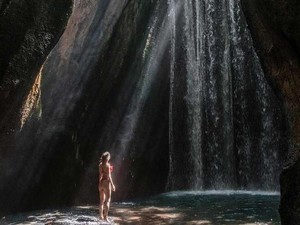 Ini Air Terjun Cantik yang Dikunjungi Mantan Model Playboy di Bali