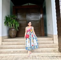 Bukan hanya Hermes Birkin dan Kelly yang dimiliki oleh Jinkee. Sebagai pecinta merek Prancis tersebut, dia pun memiliki tas mininya yaitu tas Hermes Constance seharga US$ 16.950. Foto: Instagram JinkeePacquiao