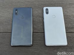 Unboxing Mi Mix 2S, Si Cantik yang Menantang iPhone X