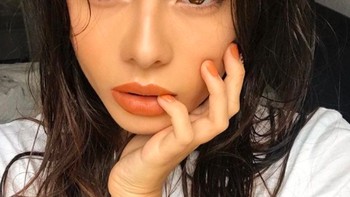 Dia ternyata juga punya darah Kazakhstan yang diturunkan dari sang ibu. Foto: Instagram