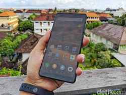 Unboxing Mi Mix 2S, Si Cantik yang Menantang iPhone X