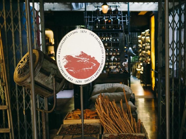 Kafe di Tengah Kota Bangkok Ini Jadi Tempat Bersantai yang Unik dan Keren