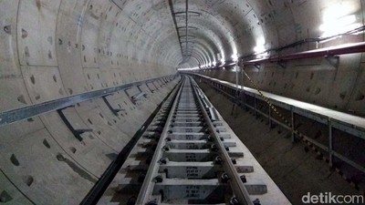 Penampakan Terowongan Stasiun Bawah Tanah Terdalam MRT Jakarta