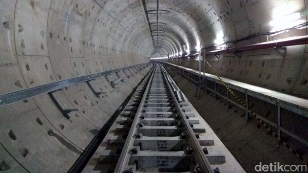 Penampakan Terowongan Stasiun Bawah Tanah Terdalam MRT Jakarta