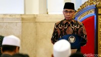 Ketua Dewan Komisioner Otoritas Jasa Keuangan (OJK) Wimboh Santoso mengatakan kehadiran Bank Wakaf Mikro telah memberikan banyak manfaat untuk pesantren dan masyarkatnya.