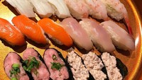 Morgan juga doyan sushi lho! Platter sushi ini menjadi moodbooster baginya. Foto: Instagram morganoey