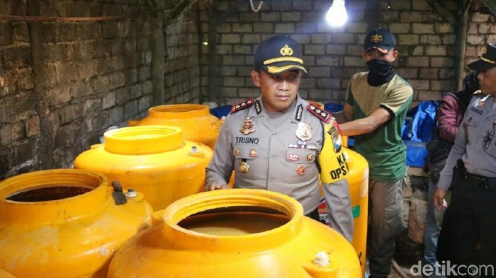 Home Industry Arak Di Tuban Digerebek, Pemilik Usaha Diamankan