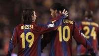 'Pemain Terbaik Sepanjang Masa Barcelona Bukan Messi, tapi Ronaldinho'