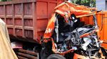 Bangkai Truk Sampah Numpuk di Kantor Sudin LH Jakbar