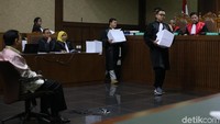 Mantan Ketua DPR itu akan membacakan nota pembelaan atau pleidoi atas tuntutan jaksa KPK pada 13 April 2018.