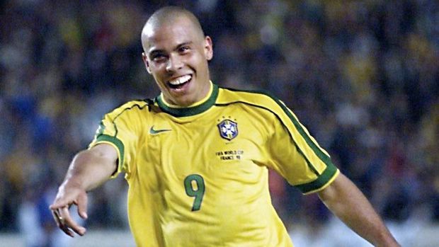 Ronaldo Luis Nazario de Lima menjadi ujung tombak Brasil di Piala Dunia 1998 dan 2002.