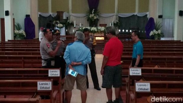 Suasana di Gereja Lidwina Sleman siang ini. 
