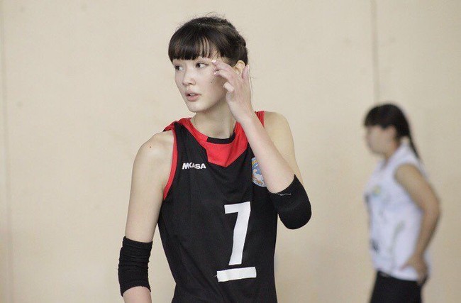 Sosok Sabina Altynbekova sempat menjadi perbincangan hangat dan jadi sensasi karena kecantikan yang dimilikinya pada 2014, setelah ia mengikuti Kejuaraan Bola Voli Dunia Junior yang digelar di Taipei, Taiwan.  Foto: Instagram @altynbekova_20
