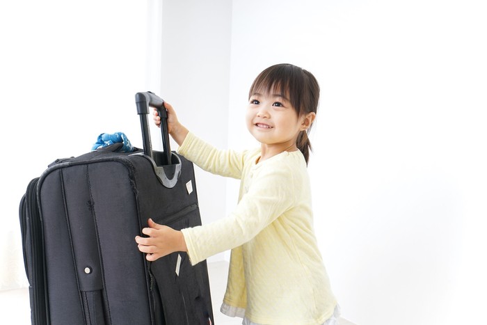 Ilustrasi anak traveling