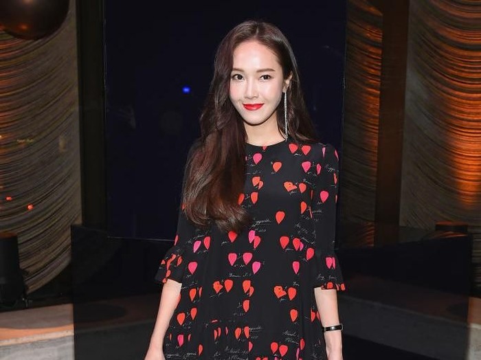 jessica jung JERSEY CITY, NJ - JUNE 03: Singer and songwriter Jessica Jung attends The Tenth Annual Veuve Clicquot Polo Classic at Liberty State Park on June 3, 2017 in Jersey City, New Jersey. (Photo by Andrew Toth/Getty Images for Veuve Clicquot)