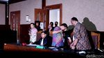 Jalani Sidang Tuntutan, Novanto Masih Cengengesan