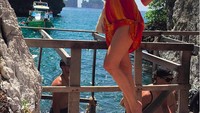 Si cantik ini juga hobi traveling. Dia sering memposting foto-foto travelingnya di akun Instagram. Foto: Instagram Elena V. Holovcsák