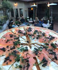 8 <i>Topping</i> Pizza Unik, Daging Buaya, Kanguru hingga Rusa!