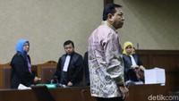 Novanto ditegaskan jaksa terbukti melakukan intervensi dalam proses penganggaran dan pengadaan barang/jasa paket e-KTP. Novanto disebut menyalahgunakan kesempatan dan sarana karena kedudukannya sebagai anggota DPR dan ketua Fraksi Golkar saat itu memiliki hubungan dengan dengan Andi Narogong.