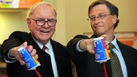 Bill juga berteman dekat dengan Warren Buffett, pengusaha sukses asal Amerika yang juga masuk ke dalam daftar orang terkaya di dunia. Kini Bill bahkan menjadi direktur di salah satu perusahaan Warren. Foto: Istimewa