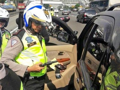 Foto: Aksi Koboi Pengemudi yang Akhirnya Diringkus Polisi