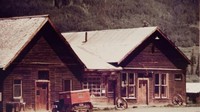Pada 100 tahun yang lalu, Kota Dunton yang merupakan kota pertambangan memang sejahtera. Namun, lokasi yang terpencil membuatnya sulit untuk mengangkut bijih tambang dan terisolasi (Dunton Hot Springs/CNN Travel)