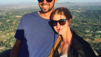 Pasangan ini sering meluangkan waktu berdua. Bill Gates ayah Jennifer sudah tahu hubungan mereka dan kadang bertemu saat Gates menonton pertandingan berkuda yang melibatkan Nayel dan Jennifer yang juga menekuni olahraga berkuda. Foto: Instagram