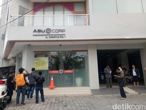 Abu Tours yang Tetap Berangkatkan Jemaah meski Izin Dicabut