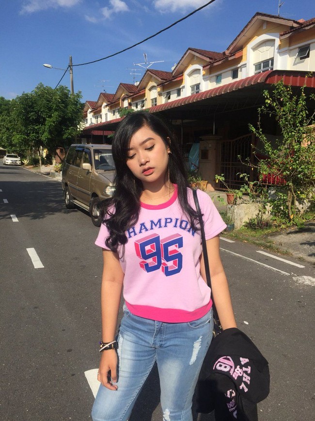 Ditinggalkan oleh kekasih karena penampilan fisik, membuat Raden bertekad dan termotivasi untuk berubah menjadi lebih baik. Ia pun berhasil menurunkan berat badannya menjadi 58 kilogram dan tampil cantik serta langsing. Foto: Twitter @RadenZaharatul