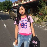Ditinggalkan oleh kekasih karena penampilan fisik, membuat Raden bertekad dan termotivasi untuk berubah menjadi lebih baik. Ia pun berhasil menurunkan berat badannya menjadi 58 kilogram dan tampil cantik serta langsing. Foto: Twitter @RadenZaharatul