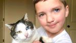 Foto: Kisah Haru Persahabatan Bocah dan Kucing Sama-sama Sumbing