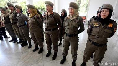 Puluhan Ibu-ibu Satpol PP Serbu Alexis