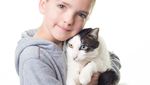 Foto: Kisah Haru Persahabatan Bocah dan Kucing Sama-sama Sumbing